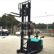 前移式電動(dòng)叉車(chē)