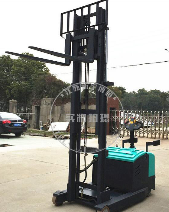 ǰ��ʽ늄ӶѸ�܇